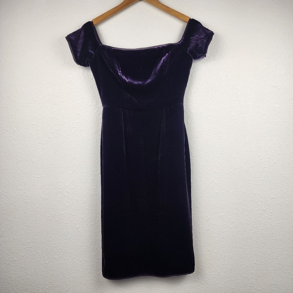 BCBGMAXAZRIA Eggplant Purple Elegant Velvet Off-Shoulder Cocktail Dress Size 2